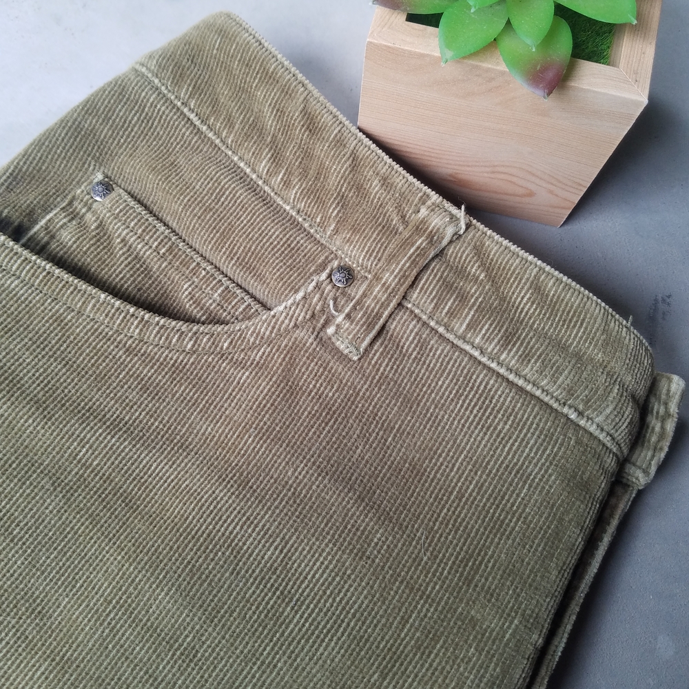 Vintage Y2K Corduroy Earthy Olive Green Pants | Modern Essentials Spring Hues